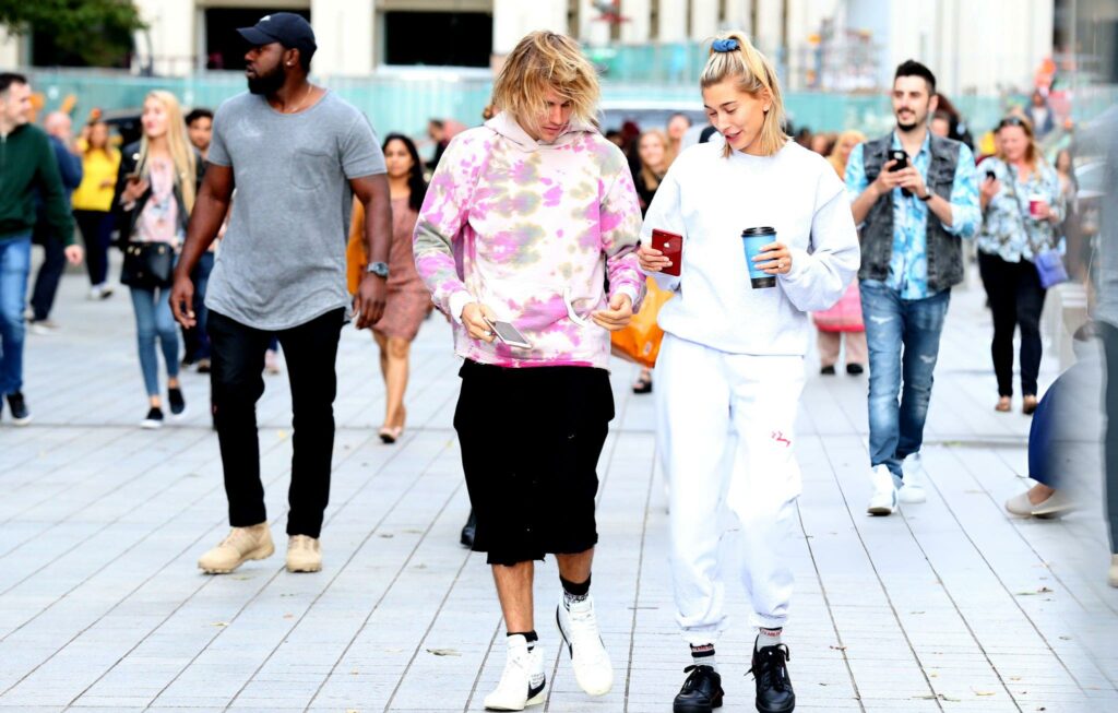 LONDON, ENGLAND - SEPTEMBER 18: Justin Bieber and Hailey Baldwin visiting the London Eye on September 18, 2018 in London, England. (Photo by Neil Mockford/GC Images)