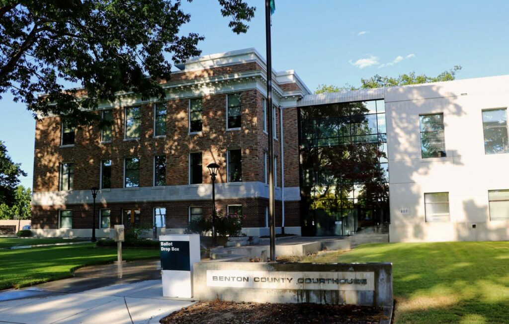 Benton County Washington courthouse in Prosser Washington. (Photo by: Don and Melinda Crawford/UCG/Universal Images Group via Getty Images)